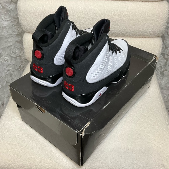 NEW w/ RECEIPT - Air Jordan Retro 9 Sz 12 main image 7